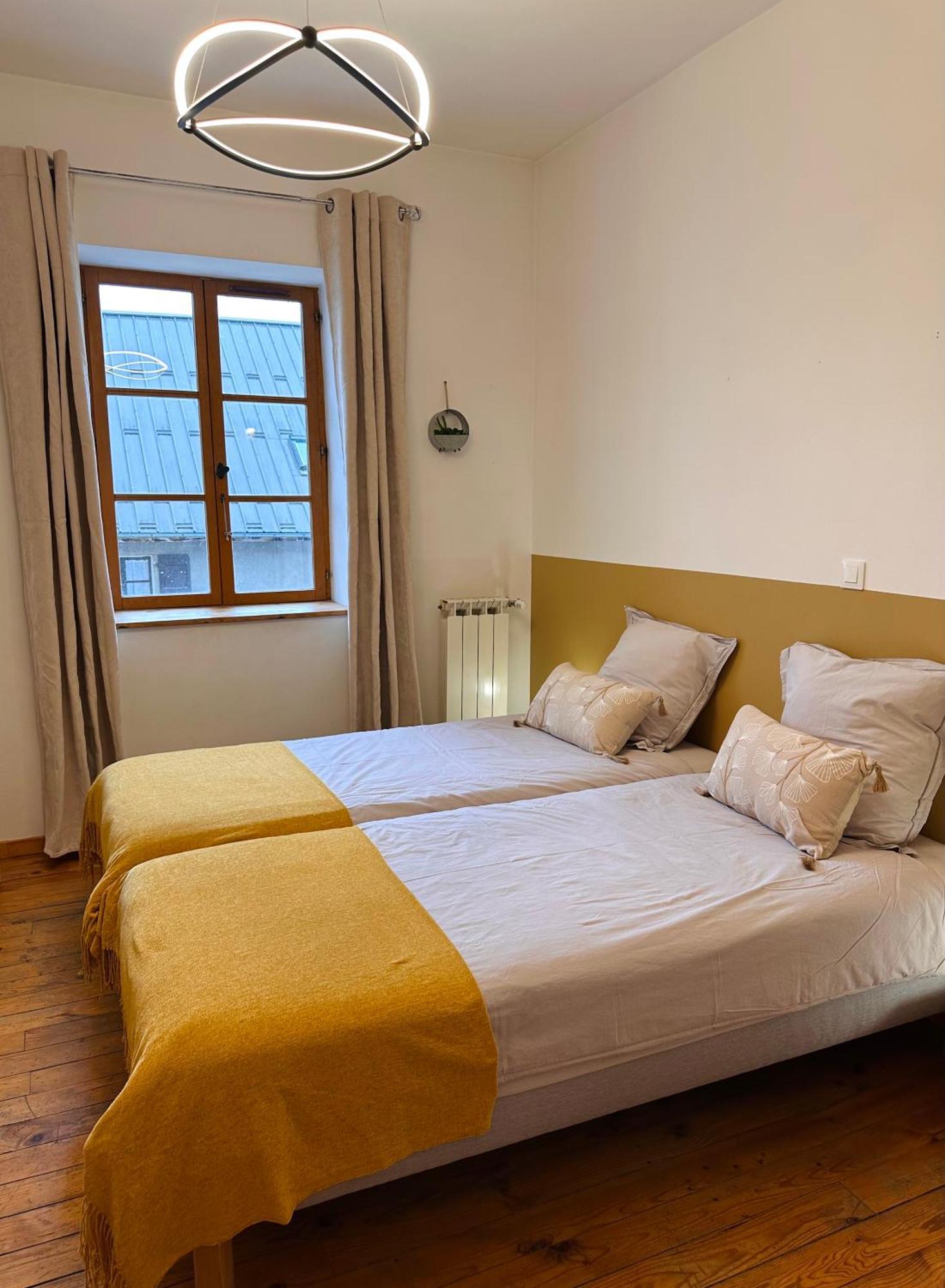 Auberge Le Glacier Bleu Mont-Dauphin Bilik gambar