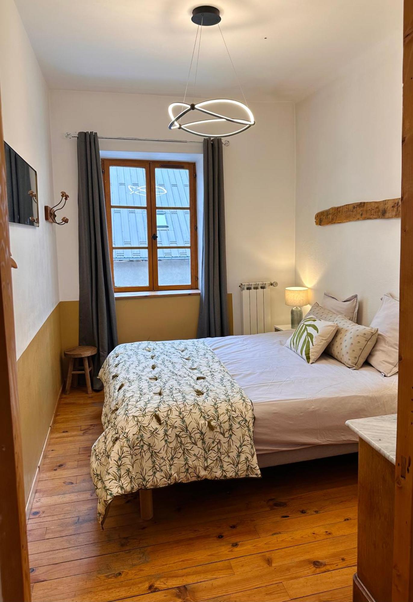 Auberge Le Glacier Bleu Mont-Dauphin Bilik gambar