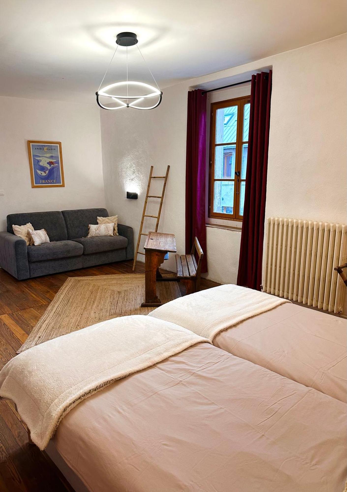 Auberge Le Glacier Bleu Mont-Dauphin Bilik gambar