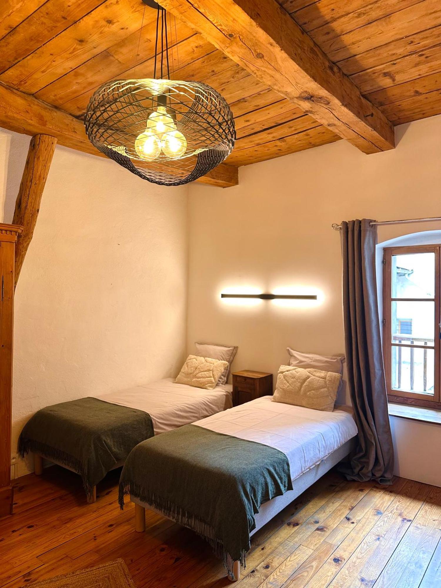 Auberge Le Glacier Bleu Mont-Dauphin Bilik gambar